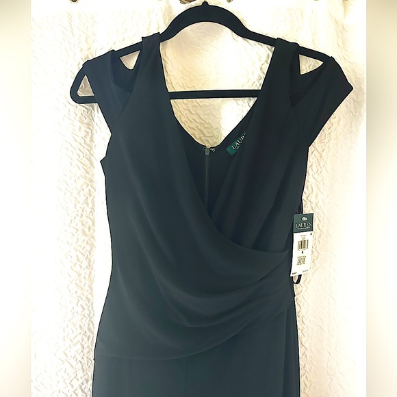 Lauren by Ralph Lauren Wide Leg Jersey Jumpsuit. Color Black. Size 4. - Picture 4 of 8